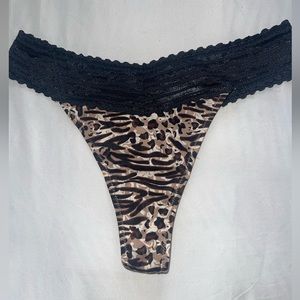 Warner’s thong never been worn in a good condition